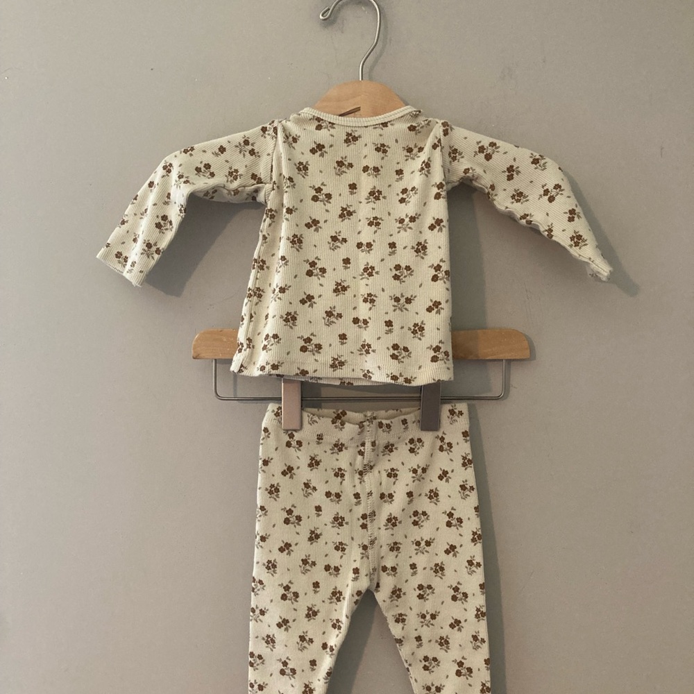 $26 ADD ON quincy mae cream ribbed floral set 6-12M Zara Mini Boden Baby Gap